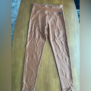 Women’s DKNY legging
Small
Never worn